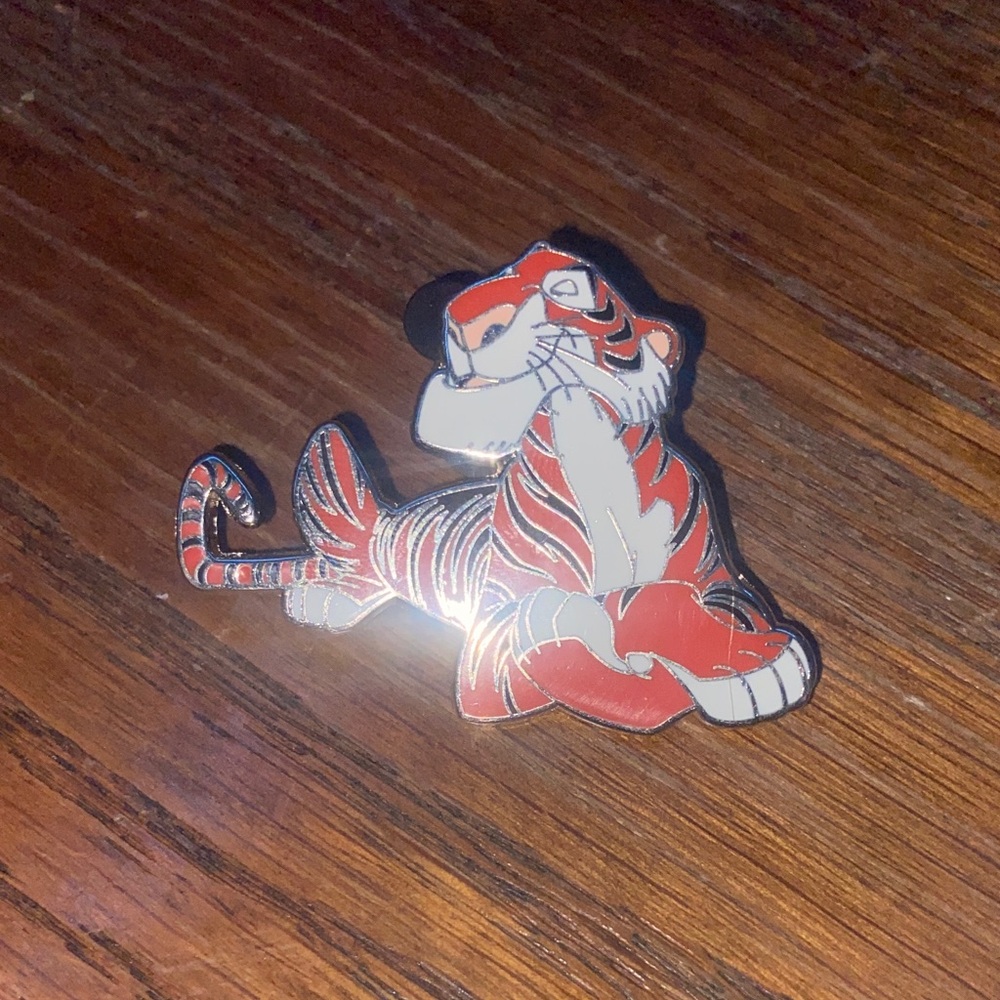 disney jungle book shere khan tiger enamel pin